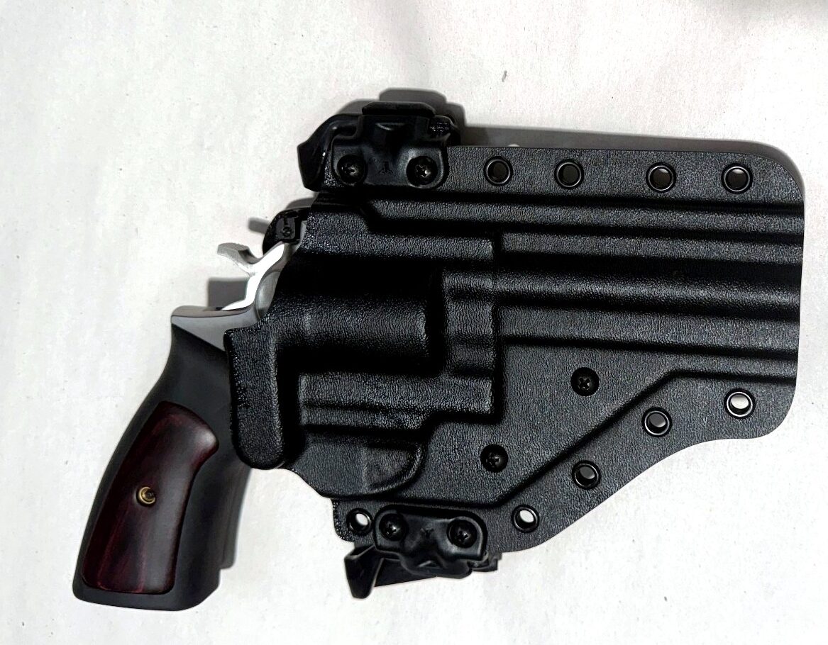 Custom revolver holster manufactured by DME Holsters GP100 pancake holster